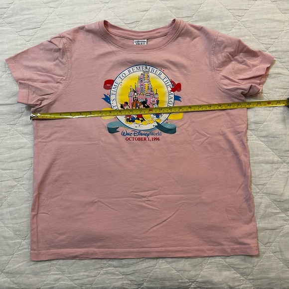 EUC Birthday Cake Cinderella Castle Walt Disney World 50th Anniversary M Crop Tp - Picture 3 of 5